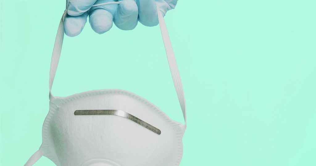 dentista segurando mascara com respirador odontologica blog dental speed 11zon 1